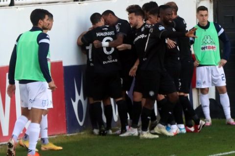 Οι παίκτες του ΟΦΗ πανηγυρίζουν γκολ τους κόντρα στον ΠΑΣ Γιάννινα σε ματς της Super League