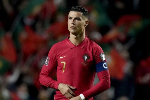 Ο Κριστιάνο Ρονάλντο της Πορτογαλίας σε στιγμιότυπο του αγώνα με τη Σερβία για τη φάση των προκριματικών ομίλων της ευρωπαϊκής ζώνης του Παγκοσμίου Κυπέλλου 2022 στο "Λουζ", Λισαβόνα | Κυριακή 14 Νοεμβρίου 2021