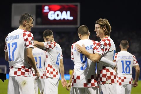 Οι παίκτες της Κροατίας πανηγυρίζουν γκολ που σημείωσαν κόντρα στην Αρμενία για τη φάση των προκριματικών ομίλων του Euro 2024 στο "Μάκσιμιρ", Ζάγκρεμπ | Τρίτη 21 Νοεμβρίου 2023