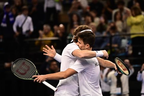 Τα highlights από την νίκη του Στέφανου και του Πέτρου Τσιτσιπά στο Davis Cup και την άνοδο στο World Group 1