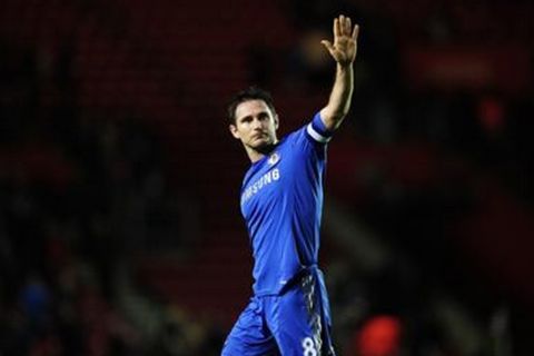 Chelsea's Frank Lampard applauds the Chelsea fans after their FA Cup soccer match against Southampton at St Mary's Stadium in Southampton, southern England January 5, 2013. REUTERS/Kieran Doherty