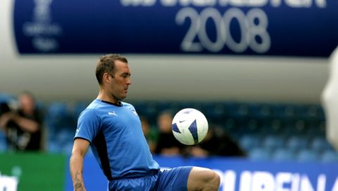 Zenit St. Petersburg's Fernando Ricksen trains during a session at the City of Manchester stadium in Manchester, England Tuesday May 13, 2008. Zenit will face Scottish Premier League outfit Rangers in the final of the UEFA Cup on Wednesday. (AP Photo/Paul Thomas)