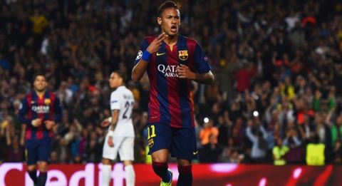 BARCELONA, SPAIN - APRIL 21:  Neymar of Barcelona celebrates as he scores their second goal during the UEFA Champions League Quarter Final second leg match between FC Barcelona and Paris Saint-Germain at Camp Nou on April 21, 2015 in Barcelona, Spain.  (Photo by David Ramos/Getty Images)