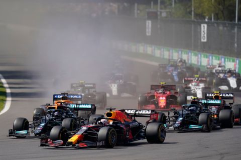 Red Bull driver Max Verstappen, of The Netherlands, leads the pack at the start of the Formula One Mexico Grand Prix auto race at the Hermanos Rodriguez racetrack in Mexico City, Sunday, Nov. 7, 2021. (AP Photo/Eduardo Verdugo)