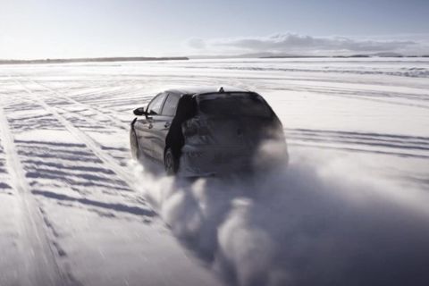 Το πρωτότυπο Hyundai i20 N δοκιμάζεται στα χιόνια από τον Νεβίλ