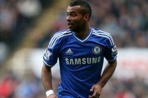 Chelsea's Ashley Cole controls the ball during their English Premier League soccer match against Newcastle United at St James' Park, Newcastle, England, Saturday, Nov. 2, 2013. (AP Photo/Scott Heppell)