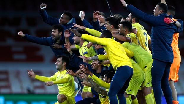 Οι παίκτες της Βιγιαρεάλ πανηγυρίζουν την πρόκριση από τα ημιτελικά του Europa League 2020-2021 εις βάρος της Άρσεναλ στο "Έμιρεϊτς", Λονδίνο | Πέμπτη 6 Μαΐου 2021