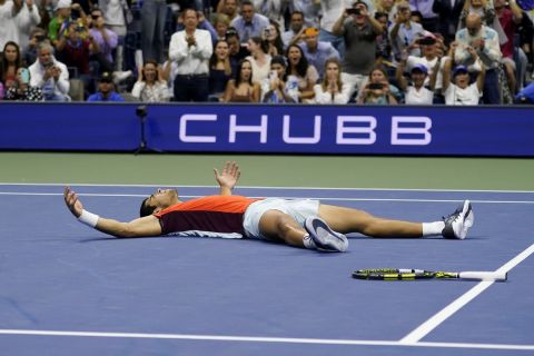Ο Κάρλος Αλκαράθ πανηγυρίζει το US Open όπως ο Ράφαελ Ναδάλ