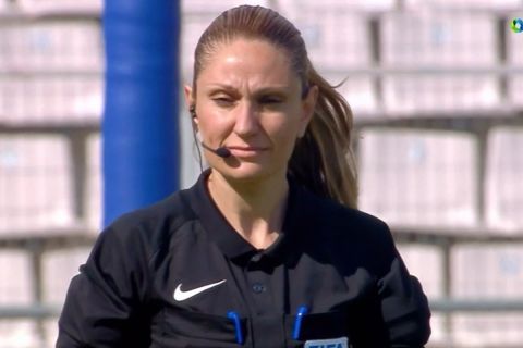 Βόλος - ΟΦΗ: Η Ελένη Αντωνίου έγινε η πρώτη γυναίκα διαιτητής στη Super League Interwetten
