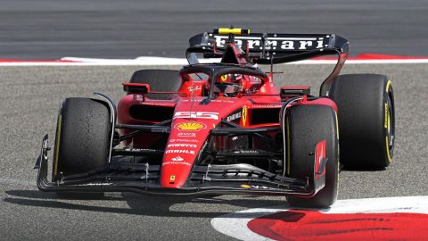 Ο Κάρλος Σάινθ στις δοκιμές του Μπαχρέιν με τη Ferrari 