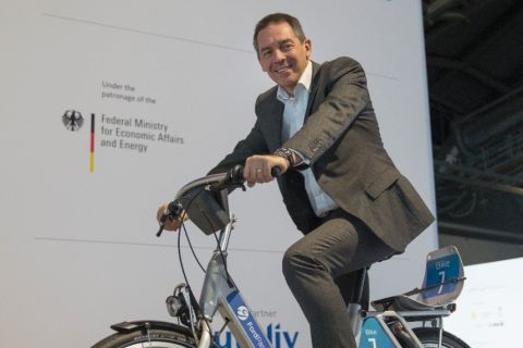 Η Ford Γερμανίας είναι η πρώτη που στηρίζει κοινόχρηστα ποδήλατα