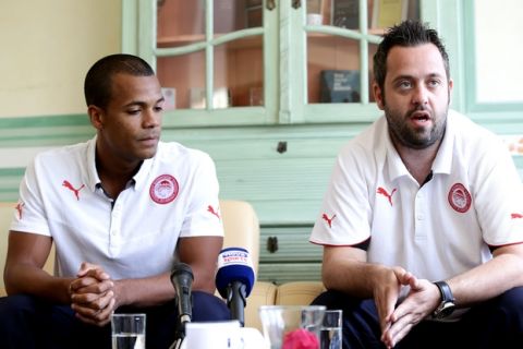 Ντοσεβί: "Ανυπομονώ να πετύχω στον Ολυμπιακό"