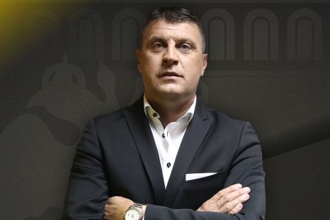 Ο Βλάνταν Μιλόγεβιτς στην παρουσίαση από την ΑΕΚ