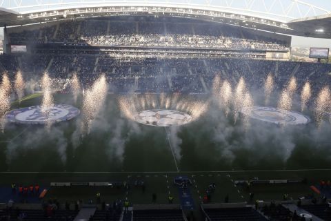 Εντυπωσιακές εικόνες στο "Ντραγκάο" πριν από την έναρξη του τελικού του Champions League μεταξύ της Τσέλσι και της Μάντσεστερ Σίτι (29 Μαΐου 2021)