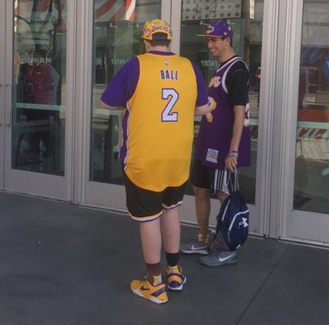 Βγήκαν οι πρώτες φανέλες των Lakers με το όνομα του Ball
