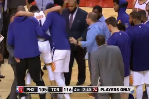"Παγωμάρα" στην όψη του τραυματισμού του Devin Booker των Suns
