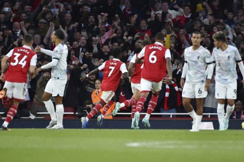 Ο Μπουκαγιό Σακά πανηγυρίζει γκολ της Άρσεναλ κόντρα στην Λίβερπουλ για την Premier League | 9 Οκτωβρίου 2022