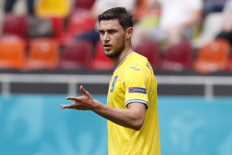 Ο Γιάρεμτσουκ έπειτα από γκολ της Ουκρανίας κόντρα στη Βόρεια Μακεδονία για το Euro 2020.