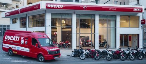 "Πάρε κόσμε" από την Ducati