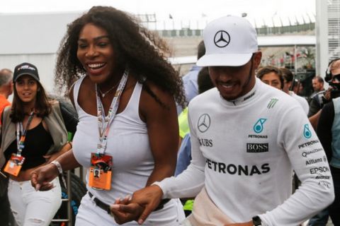 Η φοβερή μεταμφίεση του Hamilton και η σχέση του με τη Serena Williams