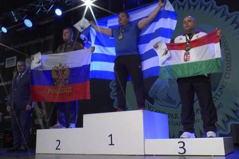 Ξανά Παγκόσμιος Πρωταθλητής ο Χαραλαμπόπουλος στη χειροπάλη!
