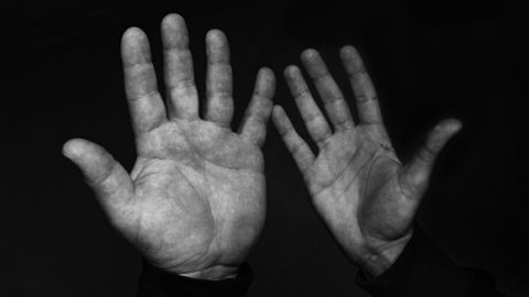 Το χέρι-ατσάλι του Γιώργου Χαραλαμπόπουλου