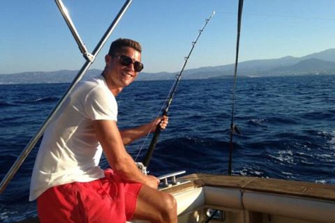 Image posted on twitter by Cristiano Ronaldo ¿@Cristiano 16m

Love to fish. Have you ever tried it? pic.twitter.com/0lmdHthAqB

    Reply
    Retweet
    Favorite 