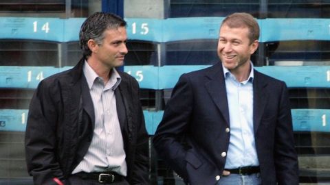LONDON - AUGUST 24: Manager of Chelsea, Jose Mourinho, (L) talks with Chelsea owner Roman Abramovich  before the Barclays Premiership match between Crystal Palace and Chelsea at Selhurst Park on August 24, 2004 in London.  (Photo by Phil Cole/Getty Images)