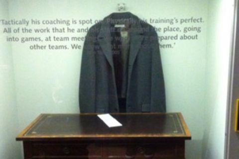 To παλτό του Μουρίνιο στο μουσείο της Τσέλσι!