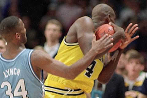 Πέρασαν 24 χρόνια από το ιστορικό λάθος του Webber στον τελικό του NCAA