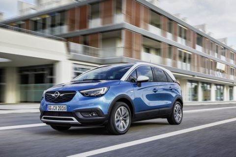 Highly popular: the Opel Crossland X is spacious, very versatile and offers cool SUV looks as well as advanced technologies; persuasive arguments that have already convinced more than 50,000 customers.