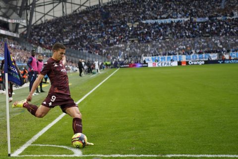 Ο Νικόλας ντε Πρεβίλ της Μετς σε αναμέτρηση της Ligue 1 κόντρα στη Μαρσέιγ