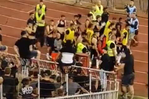 Σκηνές χάους στο Παρτιζάν - ΑΕΚ Λάρνακας ανάμεσα σε οπαδούς και παίκτες