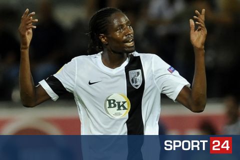 Victoria Guimaraes' Abdoulaye Ba from Senegal celebrates after scoring against Rijeka during their Europa League Group I soccer match at the D. Afonso Henriques Stadium, in Guimaraes, Portugal, Thursday, Sept. 19, 2013. (AP Photo/Paulo Duarte)