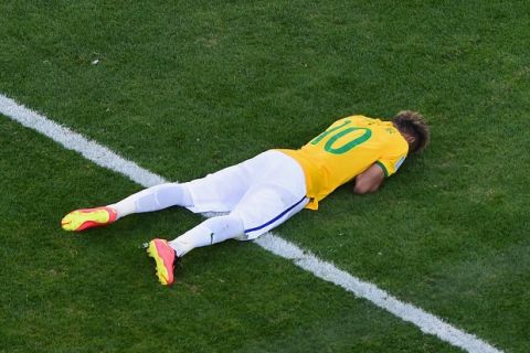BELO HORIZONTE, BRAZIL - JUNE 28: Neymar of Brazil reacts after defeating Chile in a penalty shootout during the 2014 FIFA World Cup Brazil round of 16 match between Brazil and Chile at Estadio Mineirao on June 28, 2014 in Belo Horizonte, Brazil.  (Photo by Francois Xavier Marit - Pool/Getty Images)