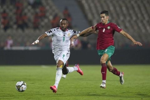 Ο άσος της Γκάνα, Τζόρνταν Αγιού, στο παιχνίδι με το Μαρόκο για την τελική φάση του Κυπέλλου Εθνών Αφρικής στο Καμερούν