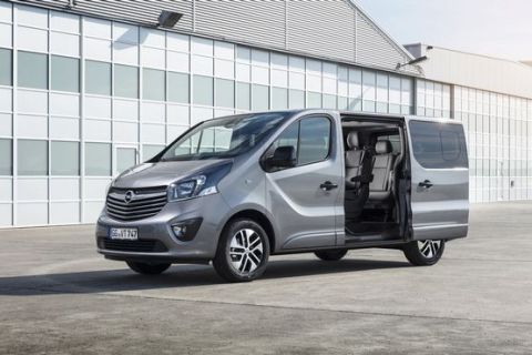 All aboard: The new Opel Vivaro Tourer welcomes occupants with an extremely flexible interior. 
