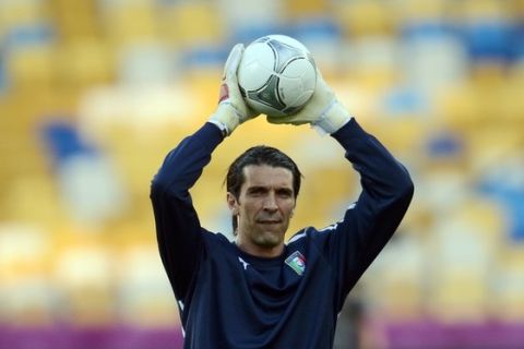 Italian goalkeeper Gianluigi Buffon practises during a training session on June 30, 2012at the Olympic Stadium in Kiev, on the eve of the team's Euro 2012 football championships final match.  AFP PHOTO / FRANCK FIFE        (Photo credit should read FRANCK FIFE/AFP/GettyImages)
