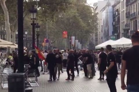 Ξύλο ανάμεσα σε ultras Βαλένθια και Ατλέτικο στη Βαρκελώνη