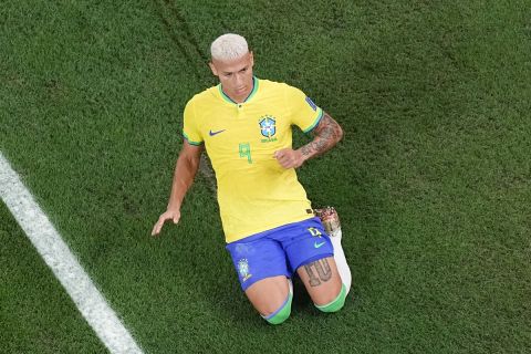 Ο Ρισάρλισον πανηγυρίζει γκολ του στην αναμέτρηση της Βραζιλίας με τη Νότια Κορέα