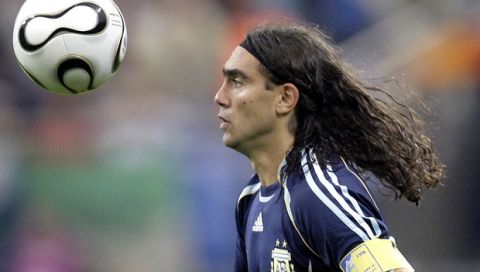 Argentina's Juan Pablo Sorin plays the ball during the Germany 2006 Soccer World Cup, Group C, soccer match between Argentina and Serbia and Montenegro at Gelsenkirchen stadium,Germany, Friday, June 16, 2006. Argentina defeated Serbia and Montenegro by 6-0. The other teams in Group C are Ivory Coast and The Nethelands. (AP Photo/ Michael Sohn)