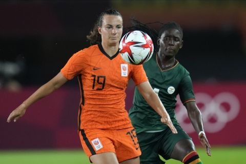 Στιγμιότυπο από αναμέτρηση της Ολλανδίας με την Ζάμπια στο ποδόσφαιρο γυναικών, για την πρεμιέρα των Ολυμπιακών Αγώνων του Τόκιο | 21 Ιουλίου 2021