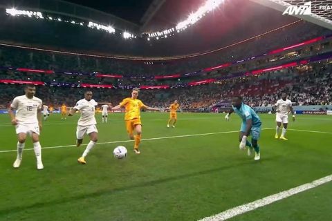 Ο Ντε Γιονγκ κάνει την προβολή για το 2-0 της Ολλανδίας απέναντι στο Κατάρ