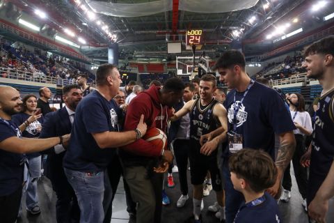 Ο Θανάσης και ο Άλεξ Αντετοκούνμπο μοίρασαν συγχαρητήρια στον Τρίτωνα για την άνοδο στην Basket League