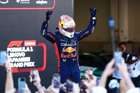 SUZUKA, JAPAN - SEPTEMBER 24: Race winner Max Verstappen of the Netherlands and Oracle Red Bull Racing celebrates in parc ferme during the F1 Grand Prix of Japan at Suzuka International Racing Course on September 24, 2023 in Suzuka, Japan. (Photo by Clive Rose/Getty Images) // Getty Images / Red Bull Content Pool // SI202309240174 // Usage for editorial use only //