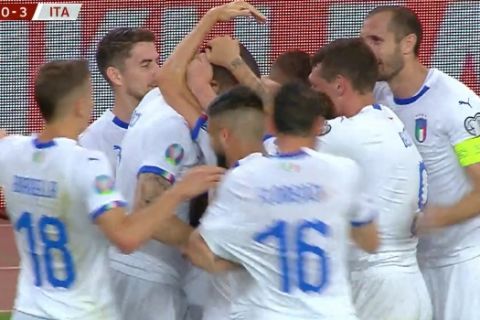 Ελλάδα - Ιταλία: Ο Μπονούτσι με κεφαλιά έκανε το 0-3