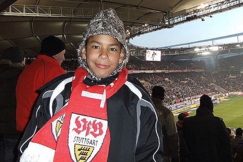 Στουτγκάρδη μεταγραφές: Ανακοινώθηκε ο Περέα με φωτογραφία του στο γήπεδο ως παιδί