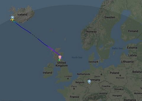Το αεροπλάνο που μετέφερε την εθνική Γερμανίας κήρυξε κατάσταση έκτακτης ανάγκης και προσγειώθηκε στην Σκωτία