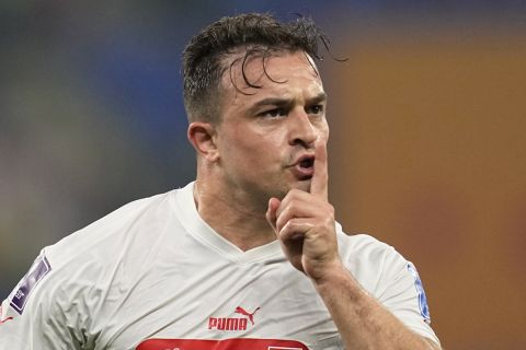 Ο Τζερντάν Σακίρι της Ελβετίας πανηγυρίζει γκολ που σημείωσε κόντρα στη Σερβία για τη φάση των ομίλων του Παγκοσμίου Κυπέλλου 2022 στο "Στάδιο 974", Ντόχα | Παρασκευή 2 Δεκεμβρίου 2022