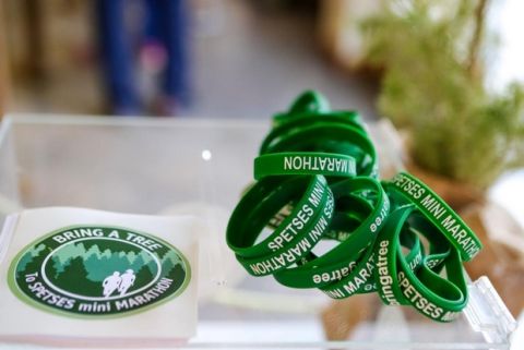 Το Spetses mini Marathon υλοποιεί την πρωτοβουλία "Bring A Tree"